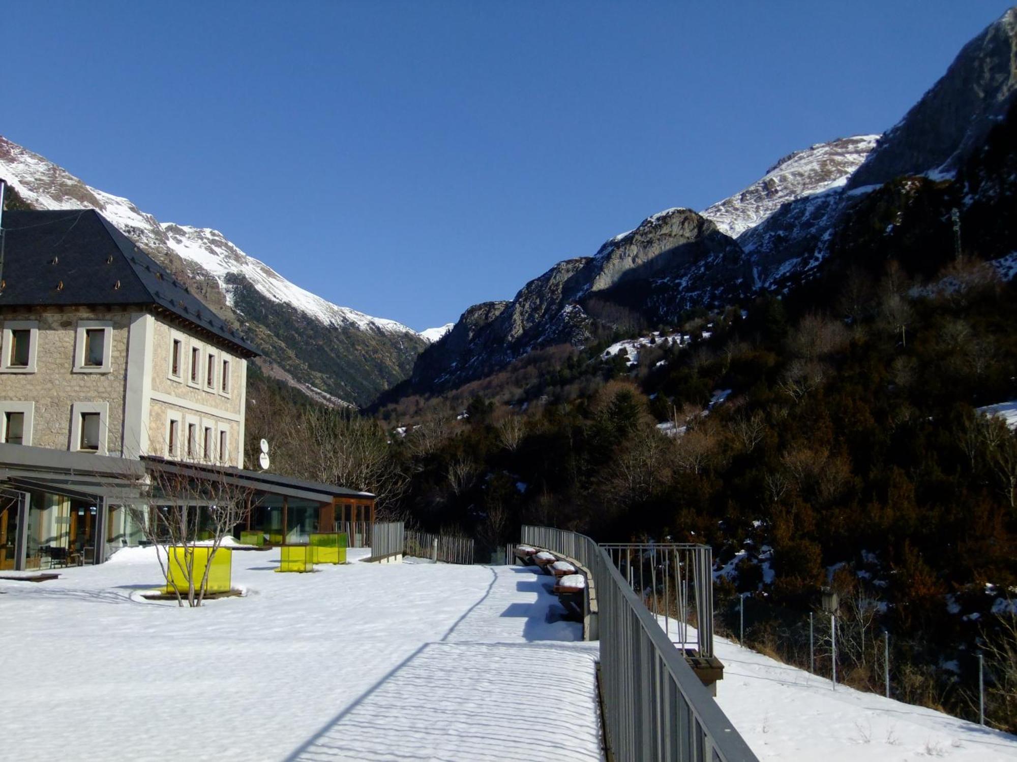 Hotel Santa Cristina Petit Spa Canfranc Buitenkant foto